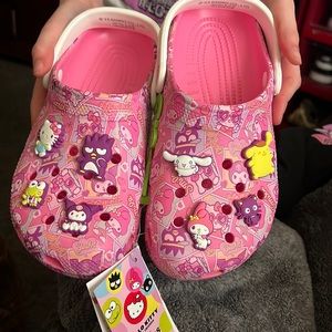 HELLO KITTY CROCS SIZE J3